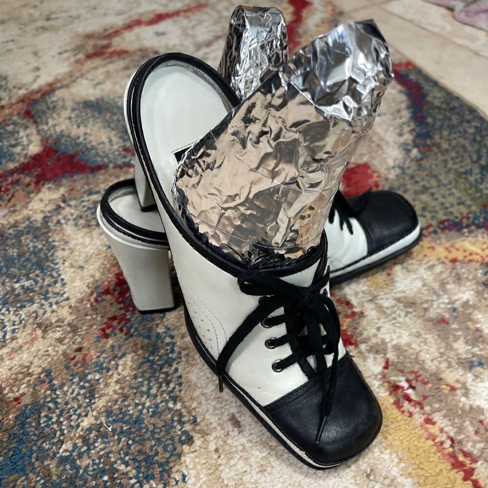 Vintage 90’s Magma Pale Green Black Saddle Mules 3.5” Heel Size 6m